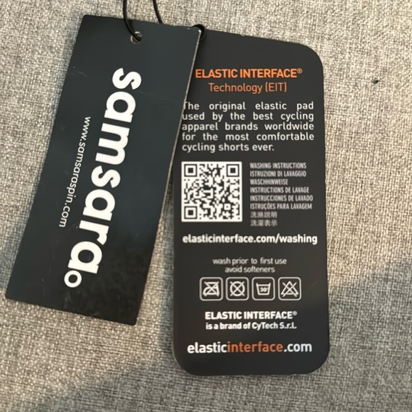 Elastic Interface Cycling Shorts - Never Worn - Picture 4 of 4